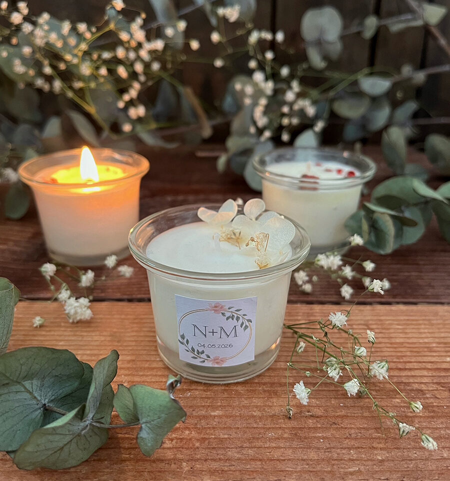 Segnaposto in cera di soia “Bloom” – candela botanica matrimonio - immagine 3
