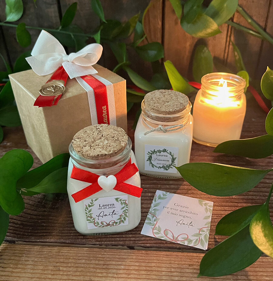 Candela Laurea Shabby – Bomboniera profumata in cera di soia