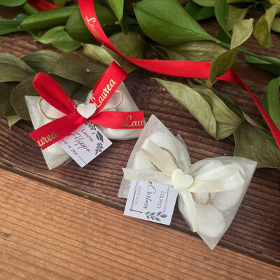 Confettata Laurea “Lovely” – Fiocchetto con 5 confetti mandorla personalizzabile