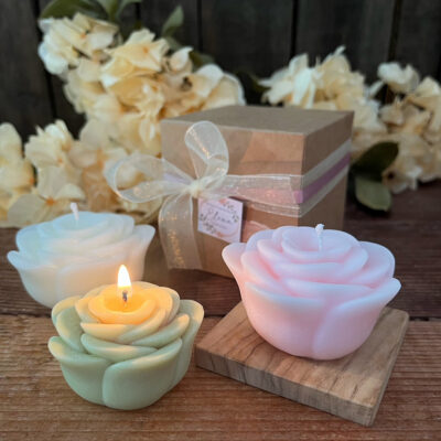 Bomboniera Isabeau – Candela a forma di rosa  per Comunione e Cresima