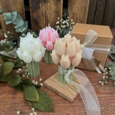 Candela Cordelia in cera di soia – bomboniera tulipani matrimonio